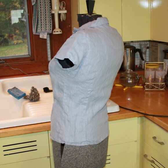 Autreton Short Sleeve Women's Dress Shirt - Picture 4 of 6